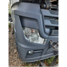 Б/у Бампер кута лівий і правий в зборі з фарою і обліцовкою Mercedes Actros MP 4 (Euro 6) Мерседес Актрос Мп 4 (Євро 6)