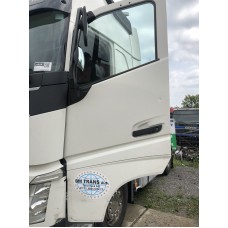 Двері комплектні VOLVO FH4 (13) (Euro 6) ВОЛЬВО ФШ4 (13) (Євро 6)  82183078
