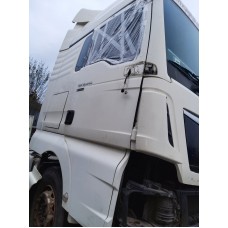 Б/у Двері праві в зборі MAN TGX (Euro 6) МАН ТГХ (Євро 6)  81626004128