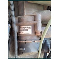 Головний тормозний кран MAN TGX (EURO 5)  8152136275